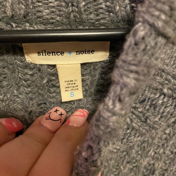 Sweater - Picture 2 of 2